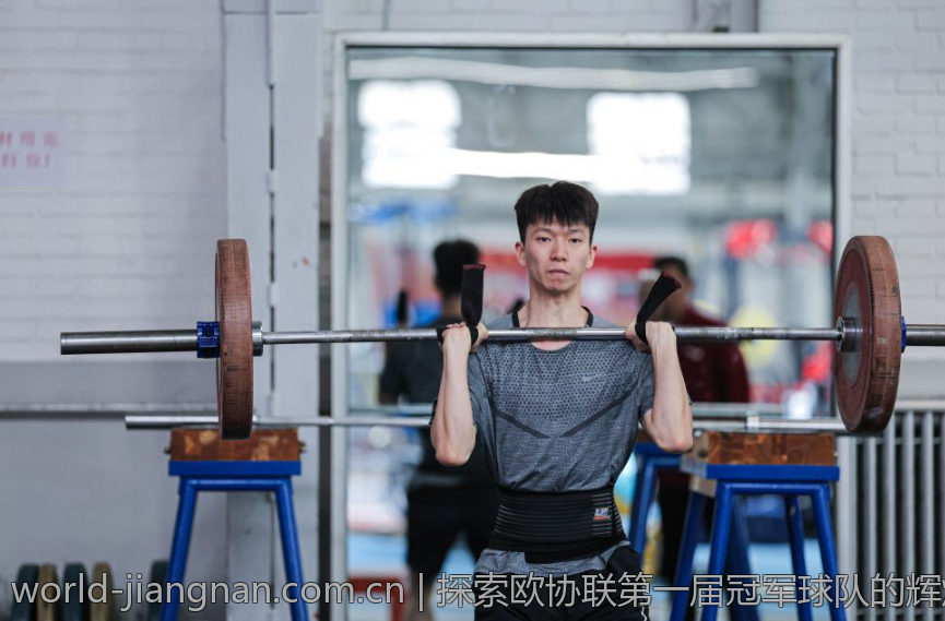 探索欧协联第一届冠军球队的辉煌历史