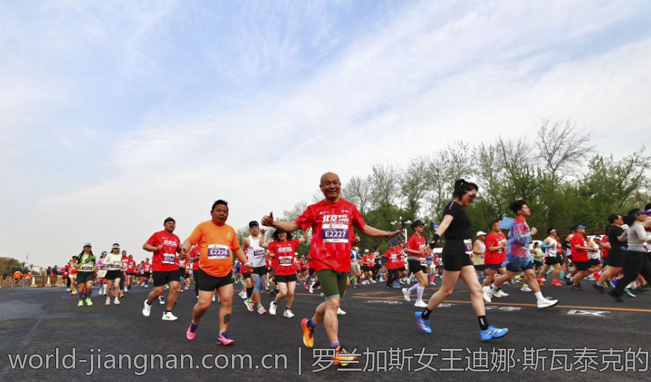 罗兰加斯女王迪娜·斯瓦泰克的红土精彩表现